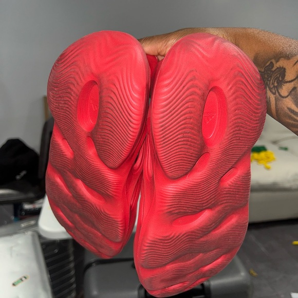 Yeezy Red foam runners - Picture 3 of 3